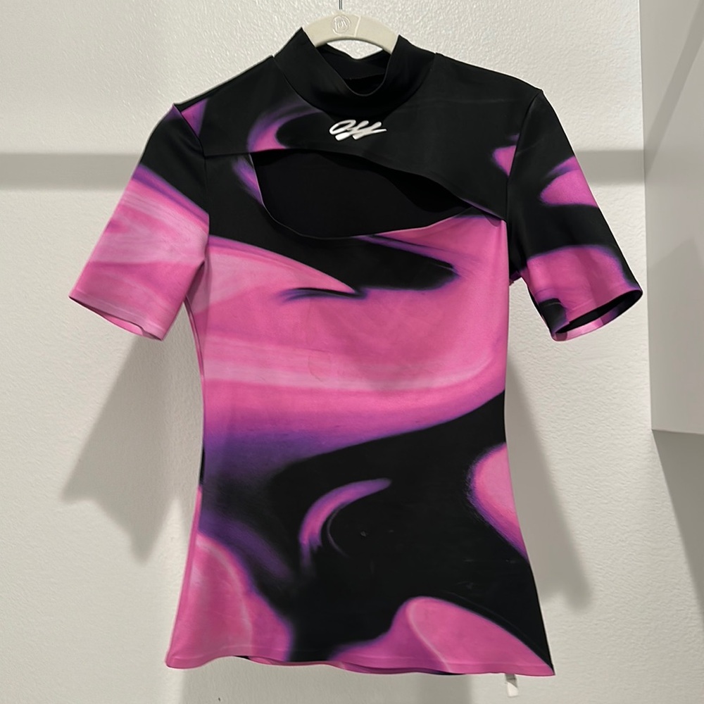 OFF-WHITE
ATHLEISURE LIQUID MELT T-SHIRT WITH CUT-OUT DETAIL